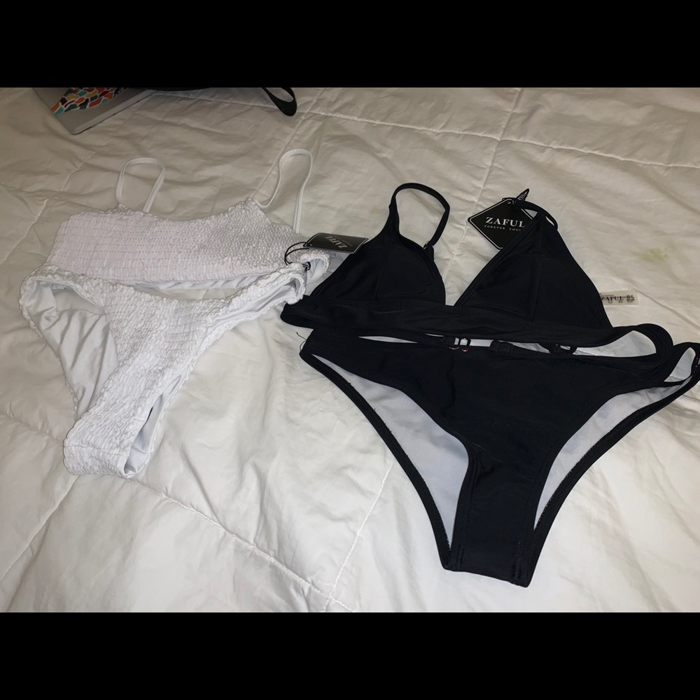 Bathing suits (1black/1white)